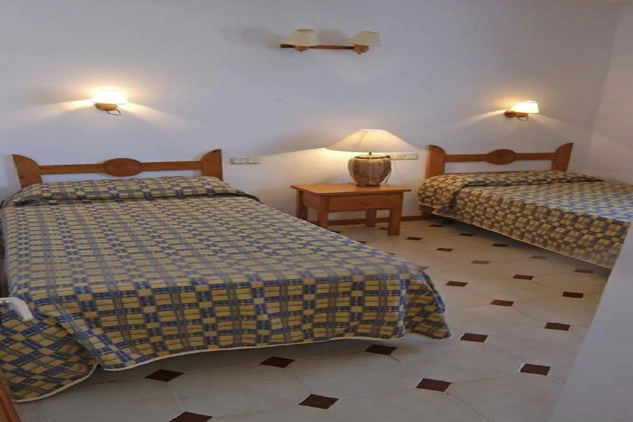อปาร์ตาเมนโตส โลส ปูเอโบลส Aparthotel ปูแอร์โตเดลคาร์เมน ภายนอก รูปภาพ