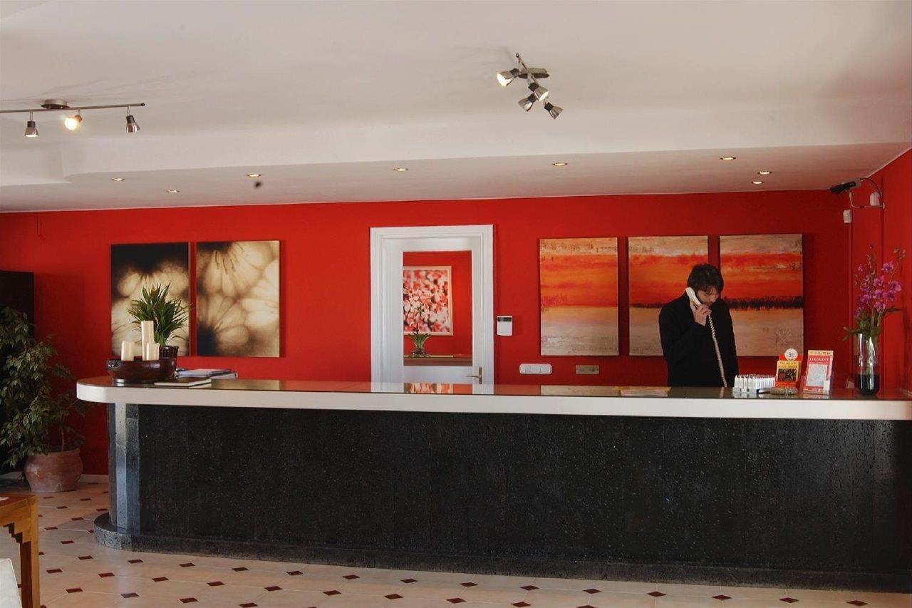 อปาร์ตาเมนโตส โลส ปูเอโบลส Aparthotel ปูแอร์โตเดลคาร์เมน ภายนอก รูปภาพ