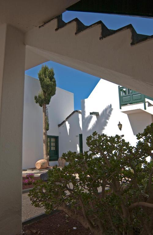 อปาร์ตาเมนโตส โลส ปูเอโบลส Aparthotel ปูแอร์โตเดลคาร์เมน ภายนอก รูปภาพ
